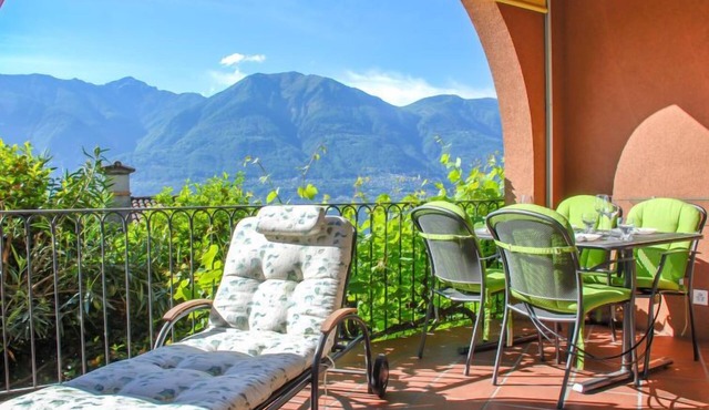 Gartenwohnung Les Hirondelles by Interhome