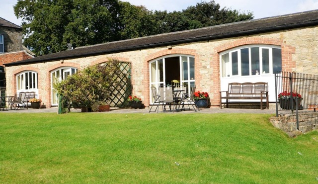 Garth Cottage-spacious family and dog friendly, two bedrooms both with ensuites.