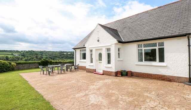 GARTH, family friendly, with a garden in Cilgerran