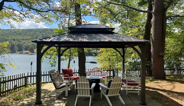 Garth Newell Waterfront - Kayaks, canoes, water trampoline, fire pit, swimming
