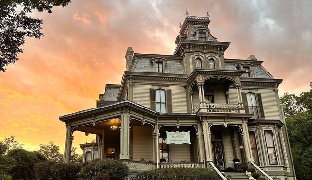 Garth Woodside Mansion B&B