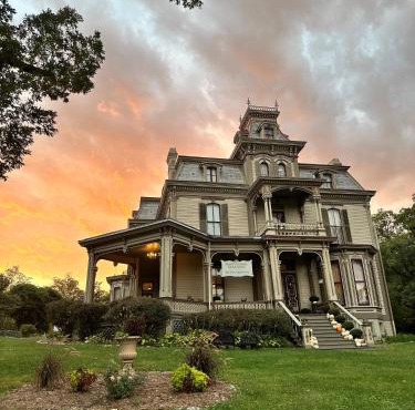 Garth Woodside Mansion Bed and Breakfast