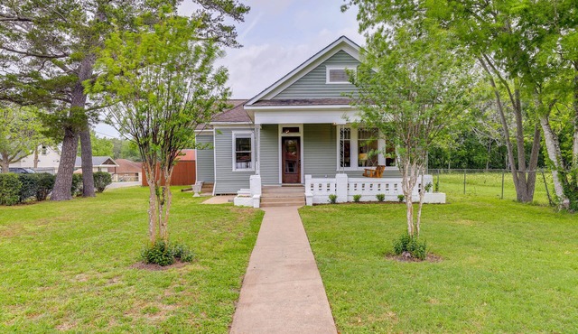 Gas Grill & Private Yard: Home in Bellville