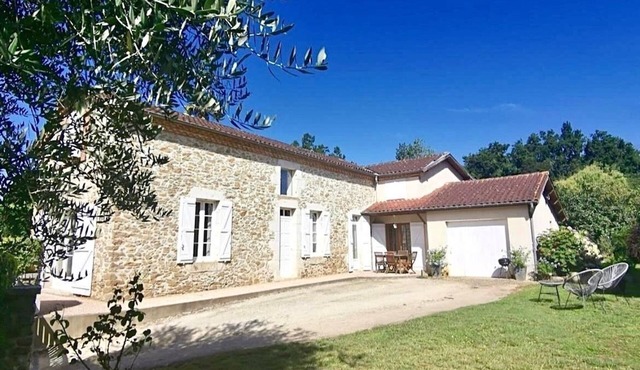 Gascon house with swimming pool