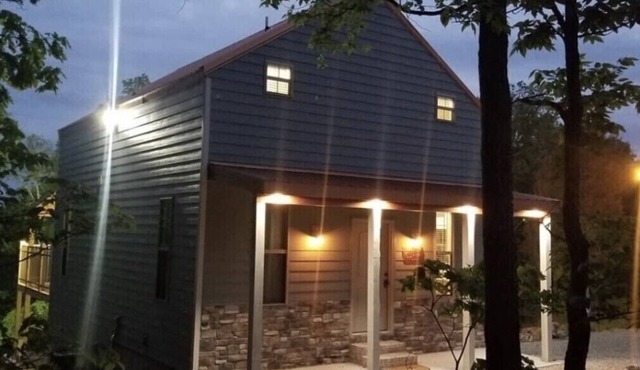 Gasconade Skyview Cabins. Sleep 9 people. 21 miles from Fort Leonard Wood