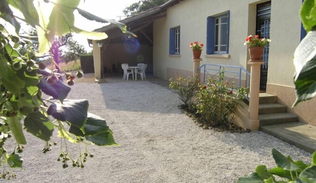 Gascony farmhouse gite with swimming pool.
