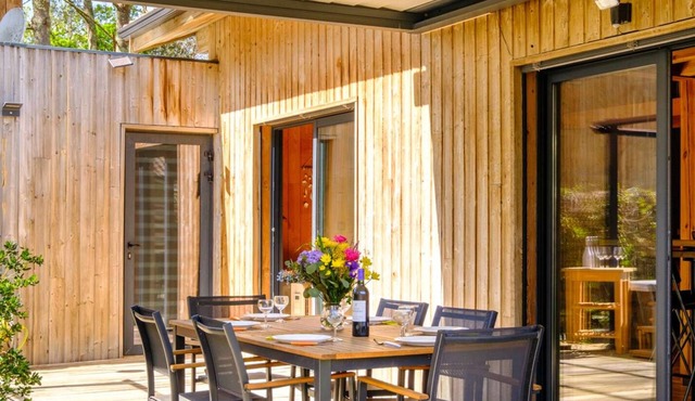 Gastes – Charming Wooden Chalet with Jacuzzi for 6 People