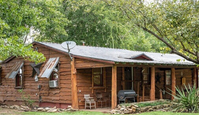 Gate House Getaway – Texas Tranquility Awaits