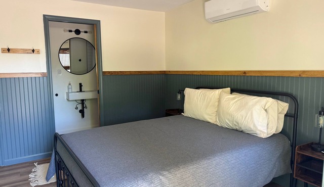 Gate - Studio - One Bedroom Hotel, Sleeps 2