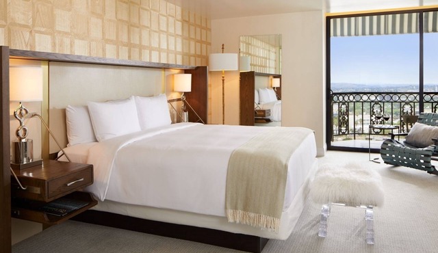 Gate Two Bedroom Suite at The London West Hollywood, Rooftop Pool, Parking
