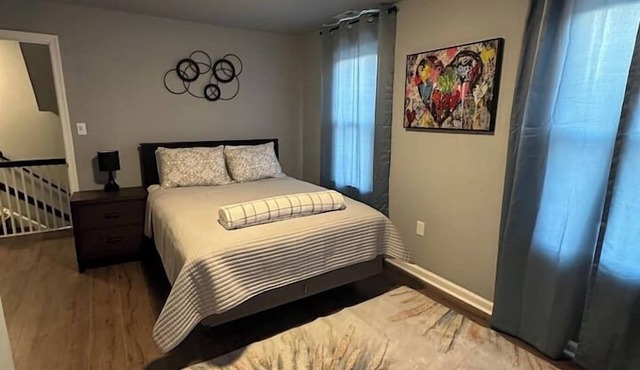 Gated 3BR Apartment in Westminster Private Parking