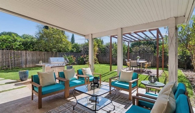 *GATED 5BR | 2 King Suites | Game Room | BBQ!*