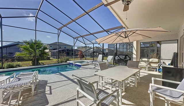 ⭐ ⭐ Gated Community | Modern | 4 Bed | 3 Bath | South Facing Large Pool Deck ⭐