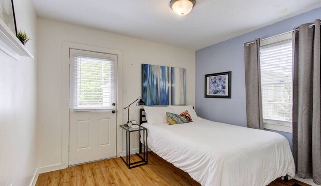 Gated Cottage walking distance to Overton Square!