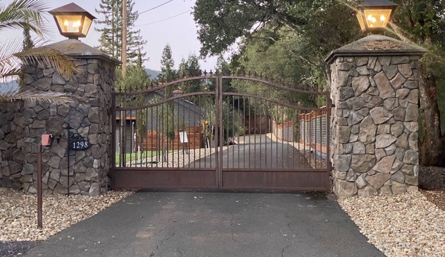 Gated Estate-Master Bedroom w/Full Bath with Private Spa