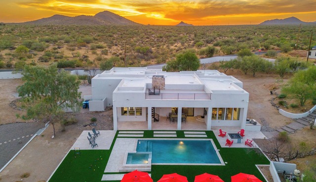 Gated Estate Near Troon N. Pool, Hot-tub, Pickleball, Frisbee Golf, Bar & Arcade