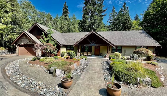 Gated Estate Property Spacious 5-Bedroom Pet-friendly House