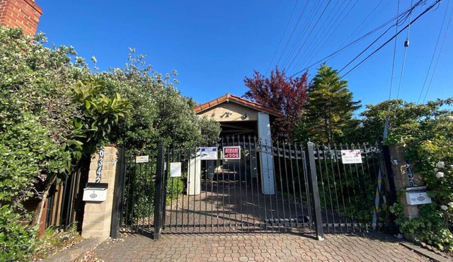 Gated Fenced Sunny In-Law Studio