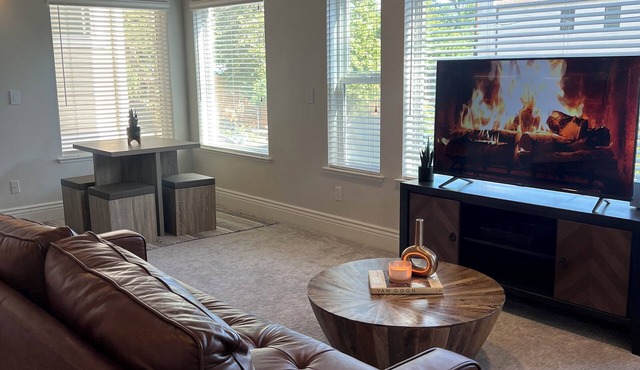 Gated Full loft apartment located in the heart of MIDTOWN!