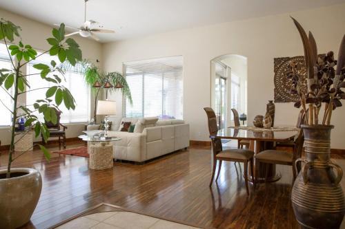Gated Grayhawk 2 Suites Near TPC and WestWorld, Luxury-Two full Master-Best Location