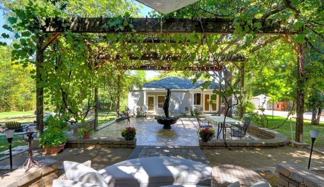 Gated Guesthouse King Bed by FO Village