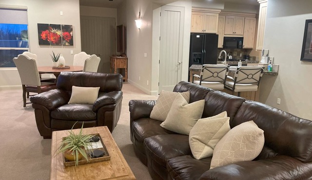 Gated home 2 Bed/2Bath in Entrada near Pool
