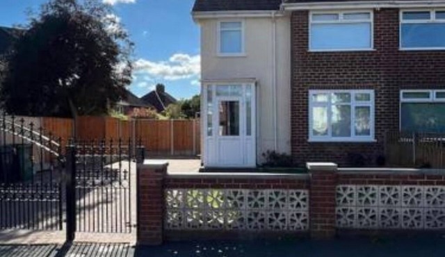 Gated home close to Birmingham City Centre