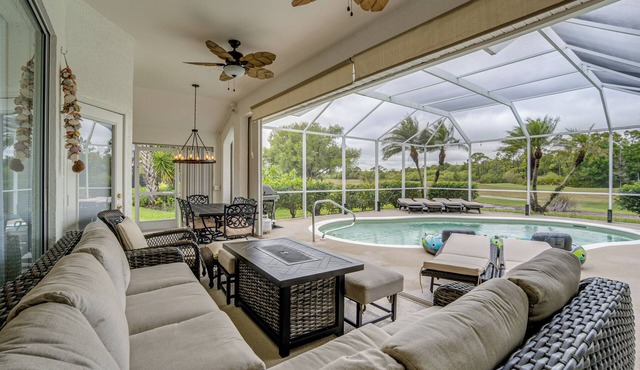 Gated Home w/Pool, On-Site Golf in Port Charlotte