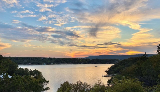 Gated Lake Ranch, Private Dock & 3.5 Acres, Fire pit & Pet Friendly