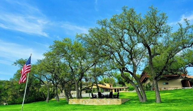Gated Lakefront villa with pickleball court, fire-pit, stunning views, and more!