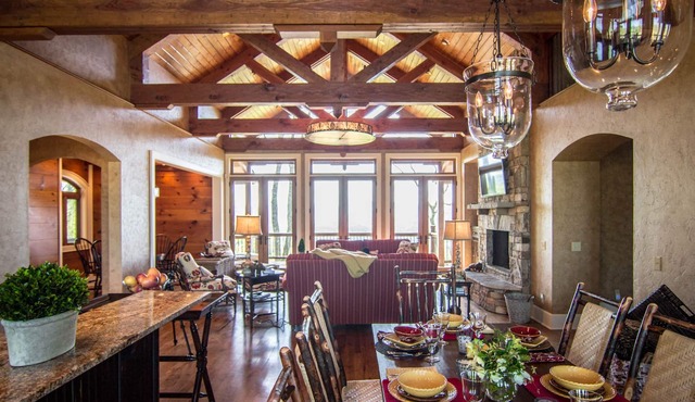 Gated Luxury Lodge - Hot Tub, Mountain Views, Stunning Gardens, Secluded