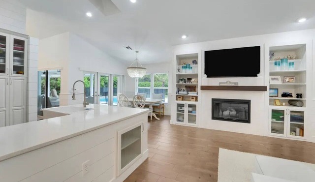 Gated Luxury Palm Beach Gardens 5BR Estate w/Pool near Beach, Golf and Boating