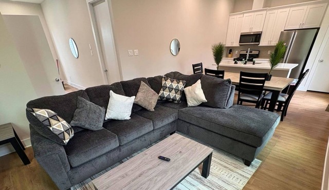 Gated Modern 3BR Near Downtown Med Center