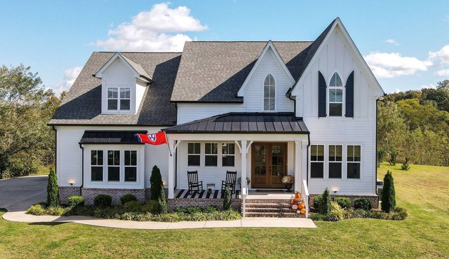 Gated Private Estate With Pool, Hilltop Views, and Game Room on 8 acres