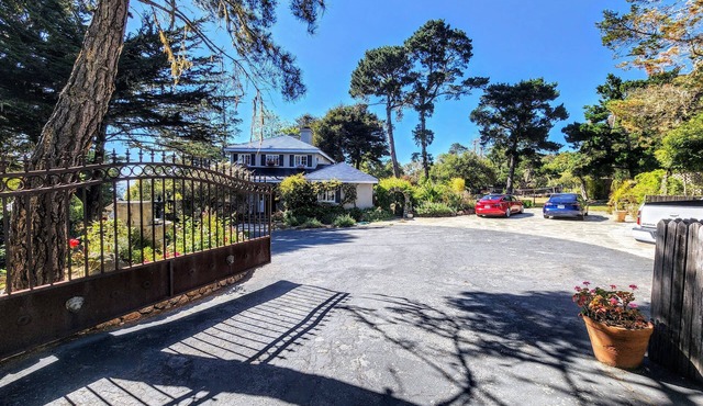 GATED, PRIVATE, ONE ACRE BY THE SEA 4 Bedroom/ 3 Bath