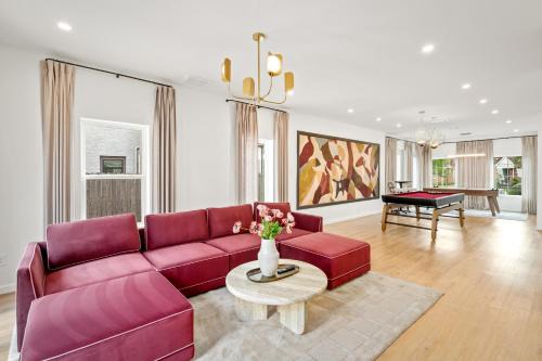 Gated Resort, 2 Homes, 9BR Ensuites, Slps27, Pool