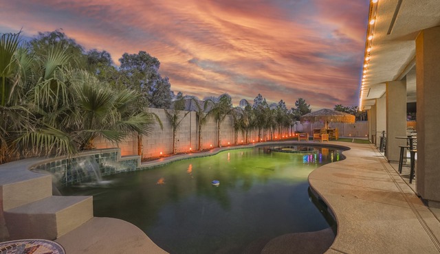 Gated retreat- 4 miles to STRIP! Sleeps 30! Free hot tub! Massive lot!
