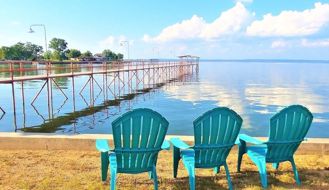 Gated, Waterfront, Kayaks, Games, 317 Ft Lighted Covered Concrete Fishing Pier