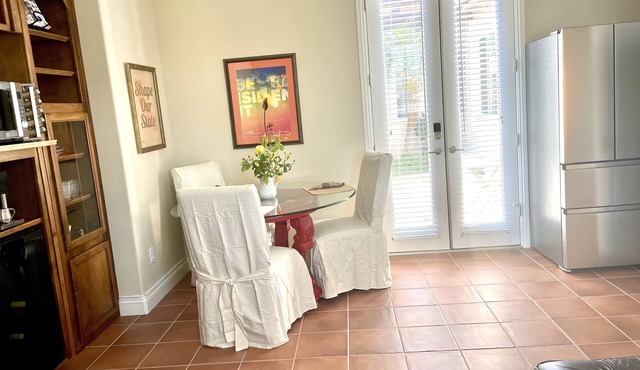 Gates, Clean & Serene guest quarters
