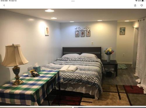 Gateway en-suite bedroom only one bed next jhu