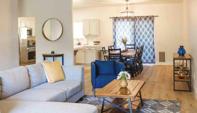 Gateway Retreat: Short Drive to the Sequoias
