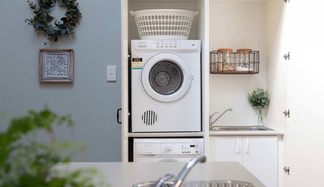 Gateway to the Adelaide Hills. Modern apartment located in Crafers.