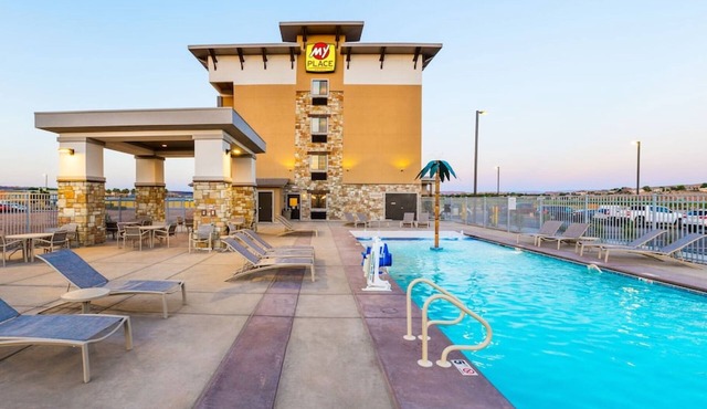 Gateway to Zion – Modern Stay in St. George w/Kitchen