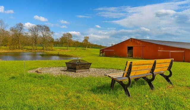 Gather, Celebrate, Unwind Perfect Stay Close to Ski Slopes