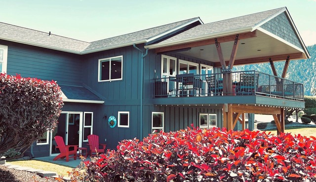 Gather & Go at Wapato Point - Comfortable 4BR, 3BA Home Inside the Resort