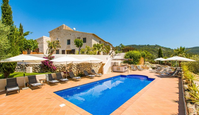 Gather, Relax, Celebrate: Your Private Retreat for Large Groups