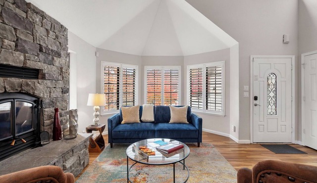 Gathering Place - Murphys Vacation Rentals