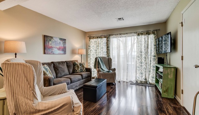 Gathering Place, where family and friends come together! 2BR Branson Condo.