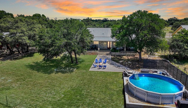 Gatlin Getaway I Pool, Hot tub, Stargazing, Family Fun