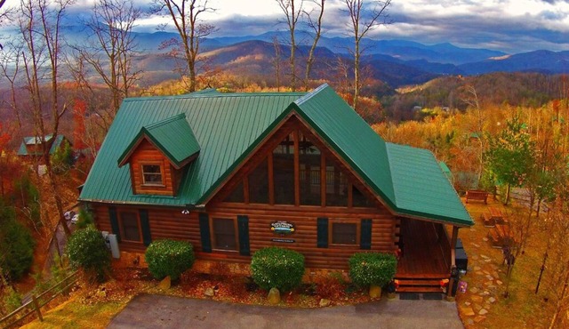 Gatlinburg Getaway | Vast Mtn Views + Hot Tub & Game Room!